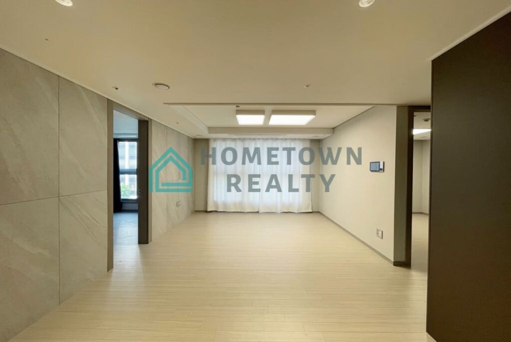 HomeTown Realty - 11463 - KoeaAgain (10)