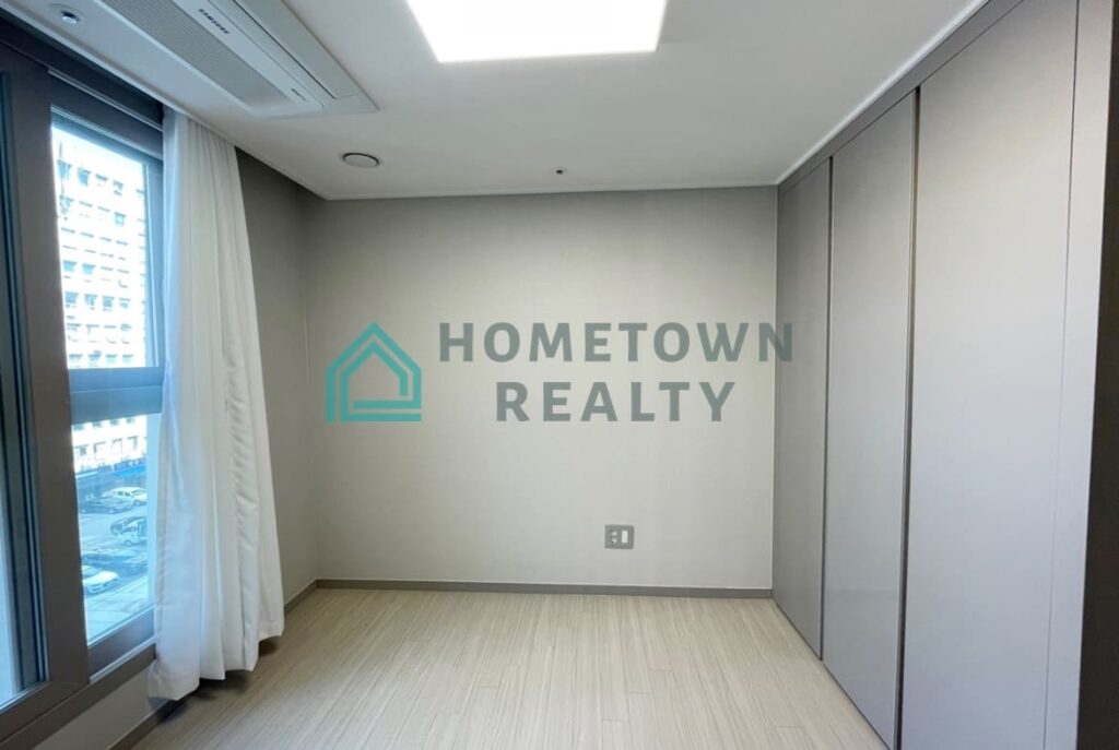 HomeTown Realty - 11463 - KoeaAgain (3)