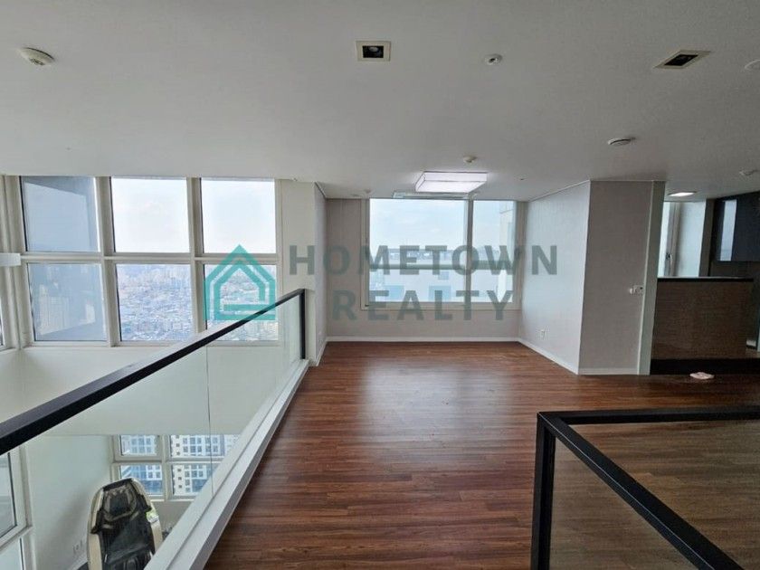 HomeTown Realty - 11377 - KoreaAgain (15)