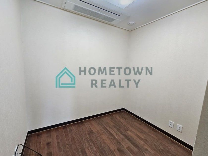 HomeTown Realty - 11377 - KoreaAgain (16)