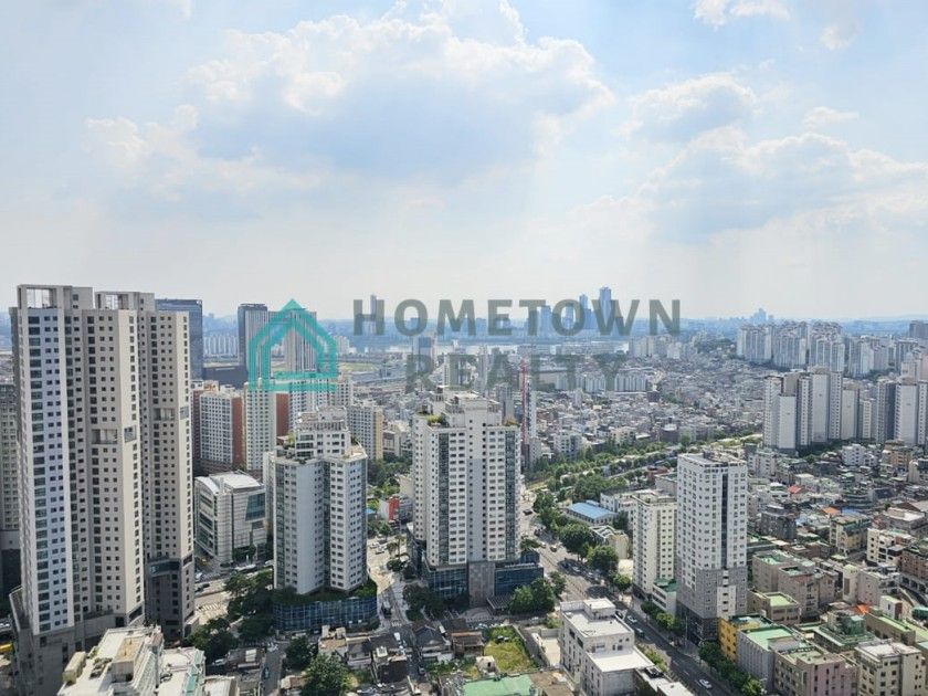 HomeTown Realty - 11377 - KoreaAgain (24)