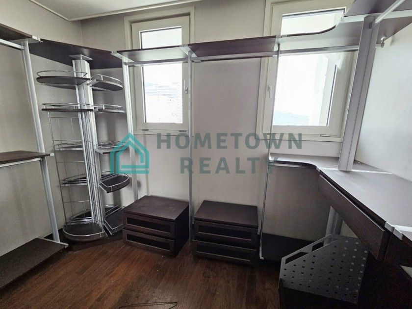 HomeTown Realty - 11377 - KoreaAgain (25)