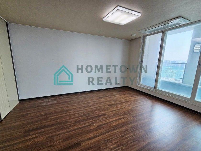 HomeTown Realty - 11377 - KoreaAgain (4)