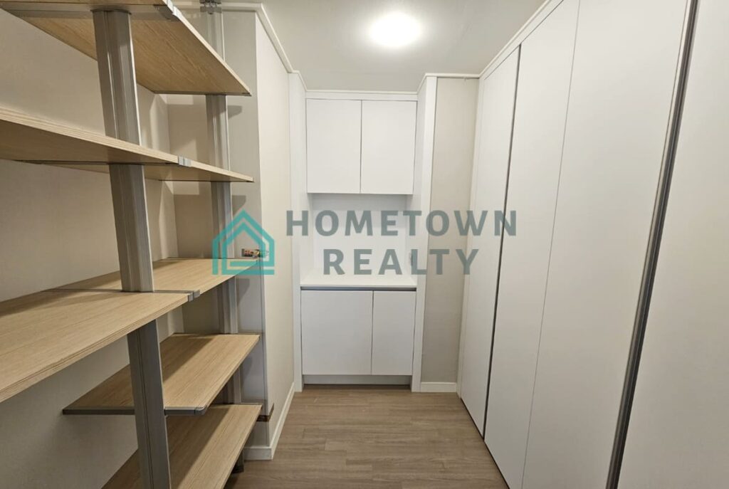 HomeTown Realty - 11466 - KoreaAgain (6)