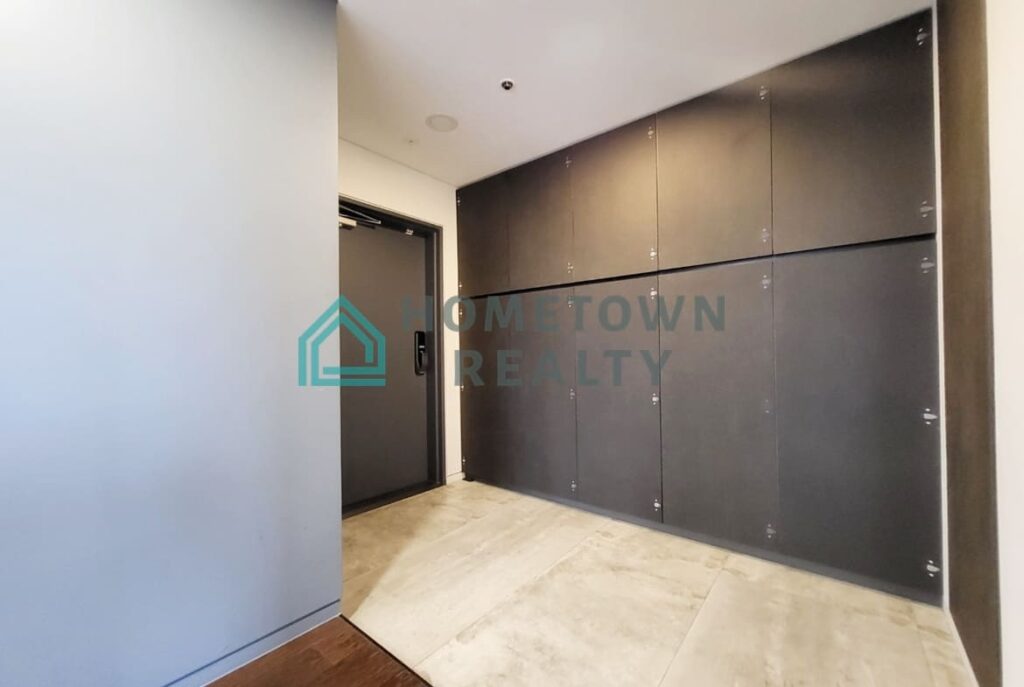 HomeTown Realty - 11461 - KoreaAgain (5)