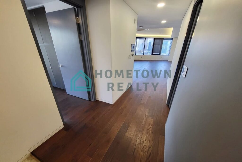 HomeTown Realty - 11461 - KoreaAgain (6)