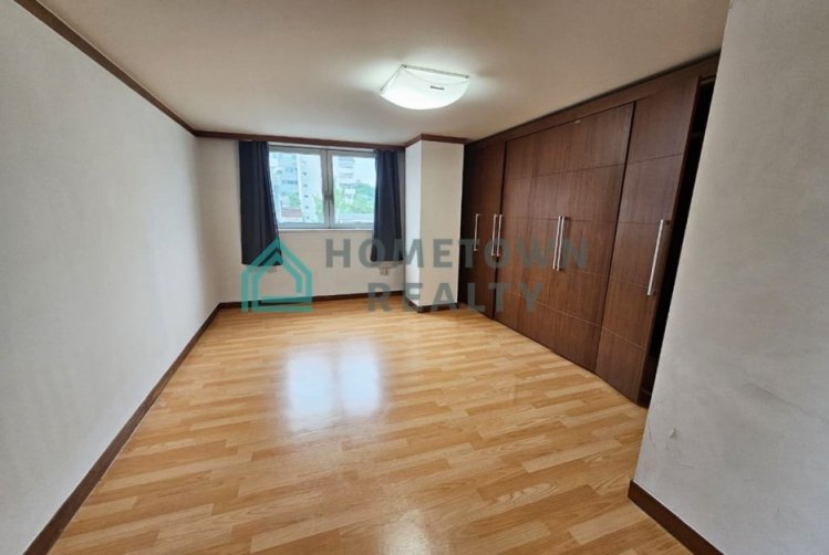 HomeTown Realty - 11472 - KoreaAgain (3)