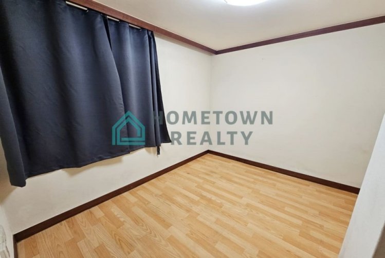 HomeTown Realty - 11472 - KoreaAgain (4)