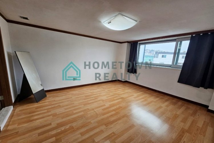 HomeTown Realty - 11472 - KoreaAgain (8)