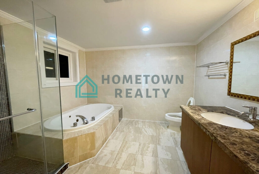 Hometown Realty - 11474 - KoreaAgain (15)