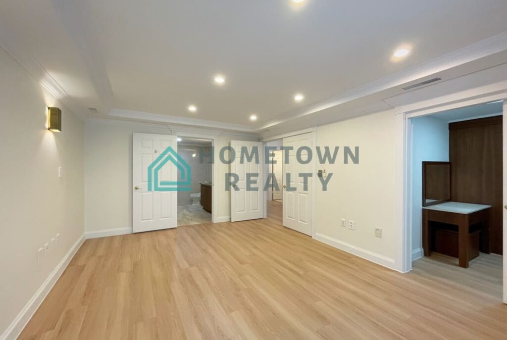 Hometown Realty - 11474 - KoreaAgain (16)