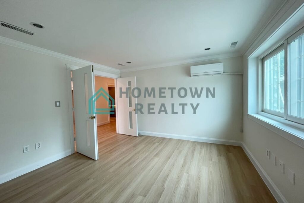 Hometown Realty - 11474 - KoreaAgain (3)