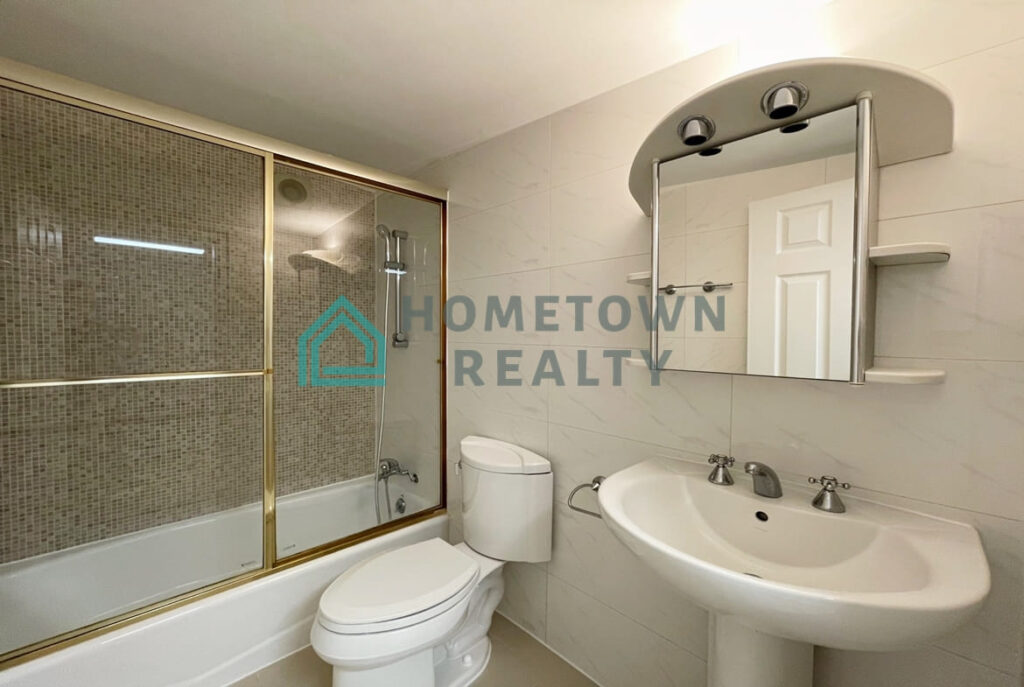 Hometown Realty - 11474 - KoreaAgain (6)