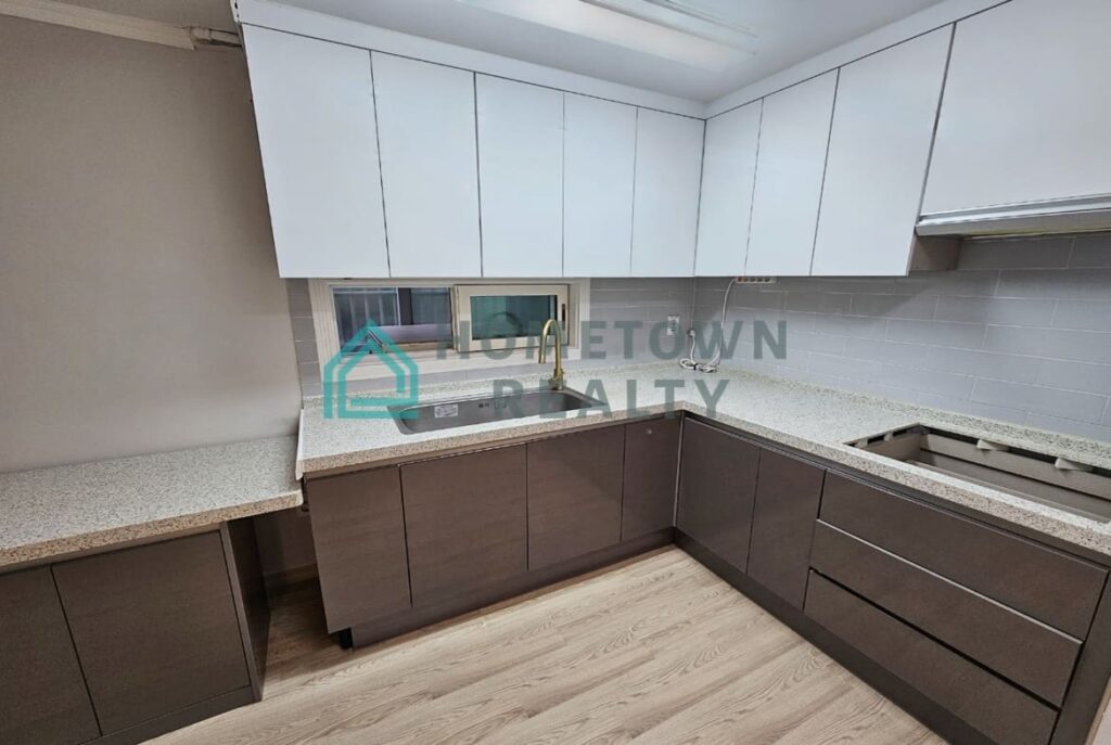 Hometown Realty - 11475 - KoreaAgain (5)