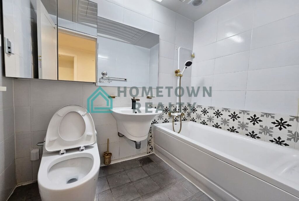 Hometown Realty - 11475 - KoreaAgain (7)