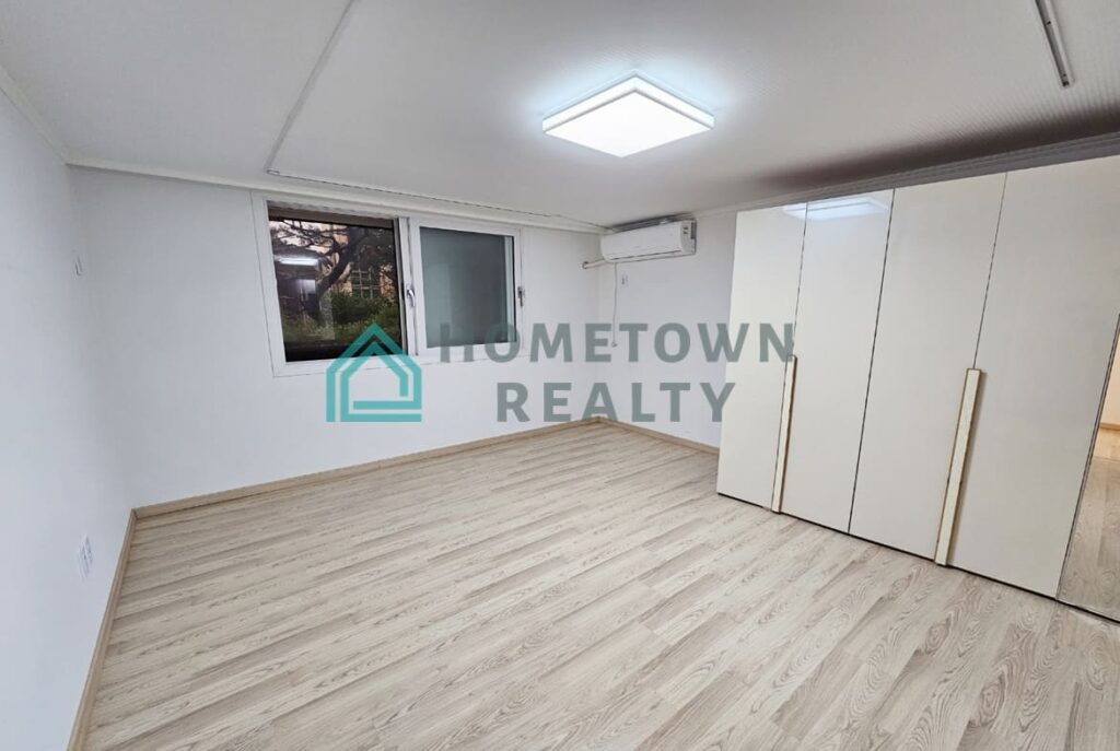 Hometown Realty - 11475 - KoreaAgain (8)