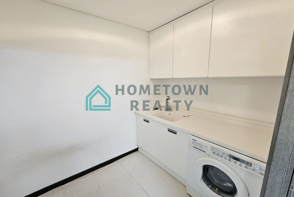 Hometown Realty - 11477 - KoreaAgain (3)