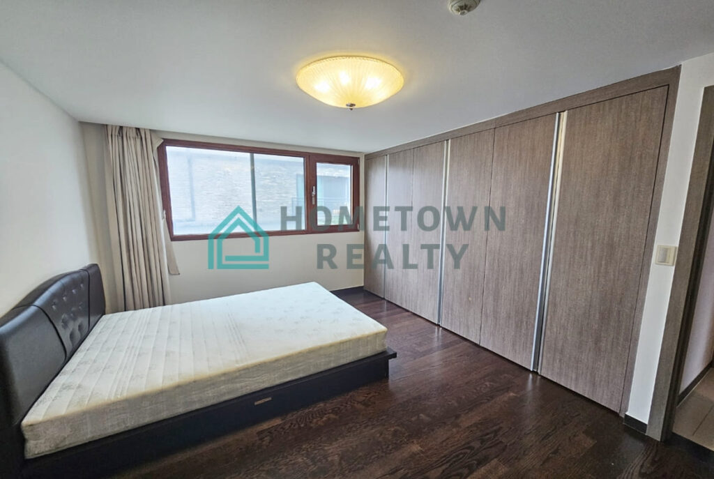 Hometown Realty - 11477 - KoreaAgain (4)