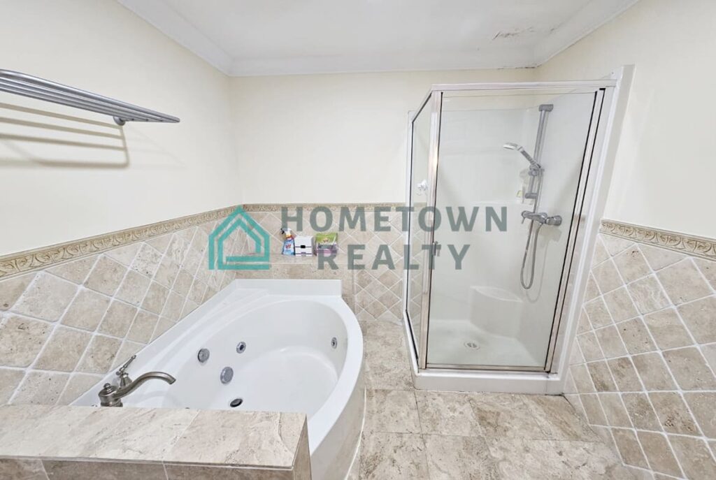 Hometown Realty - 11478 - KoreaAgain (12)