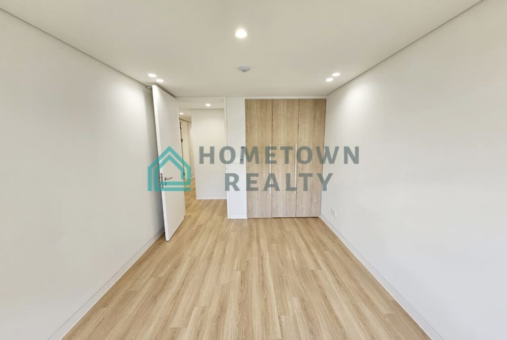 Hometown Realty - 11481 - KoreaAgain (6)