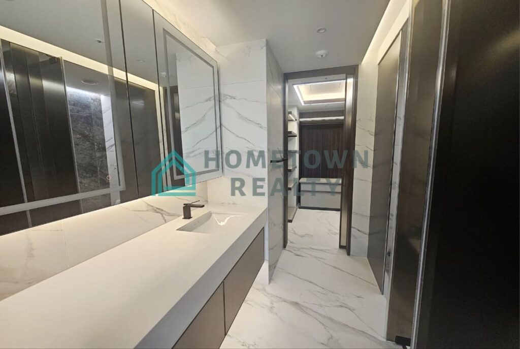 Hometown Realty - 11483 - KoreaAgain (1)