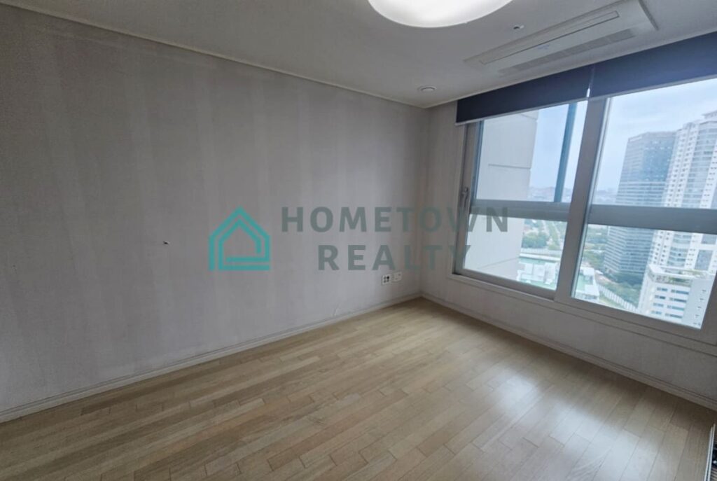 Hometown Realty - 11484 - KoreaAgain (2)