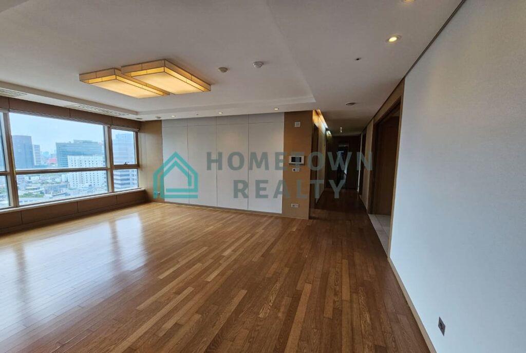 Hometown Realty - 11485 - KoreaAgain (10)