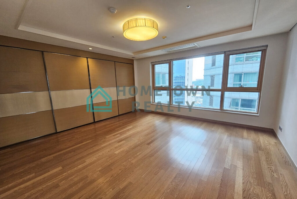 Hometown Realty - 11485 - KoreaAgain (13)