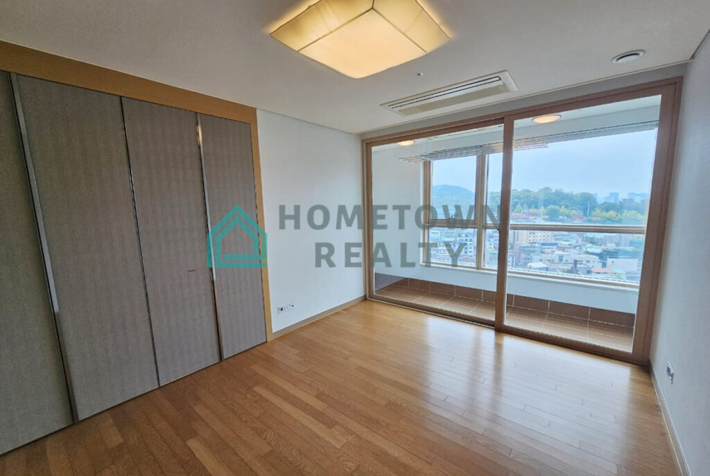 Hometown Realty - 11485 - KoreaAgain (3)