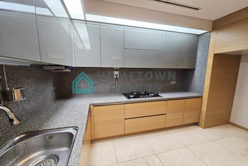 Hometown Realty - 11485 - KoreaAgain (8)