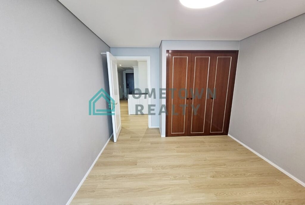 Hometown Realty - 11486 - KoreaAgain (14)