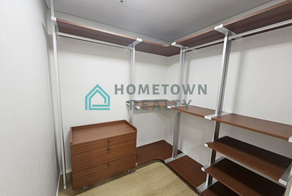 Hometown Realty - 11486 - KoreaAgain (7)