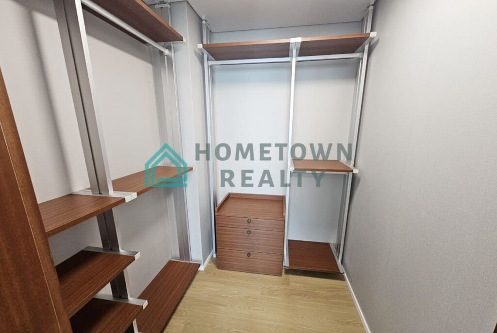 Hometown Realty - 11486 - KoreaAgain (8)