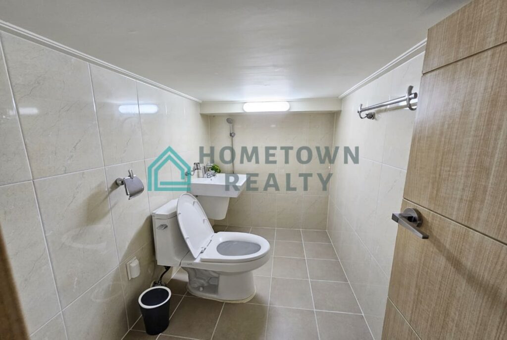 Hometown Realty - 11488 - KoreaAgain (10)